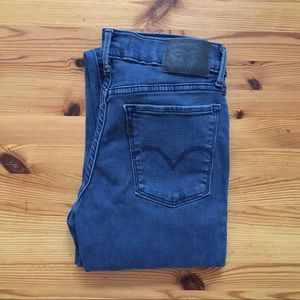 Women’s Levi’s 710 SUPPER SKINNY Size 26